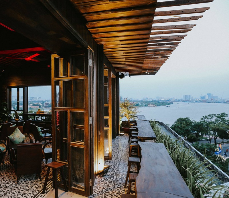 Cà phê Cô Ba Rooftop mang đậm nét hoài cổ và thanh lịch