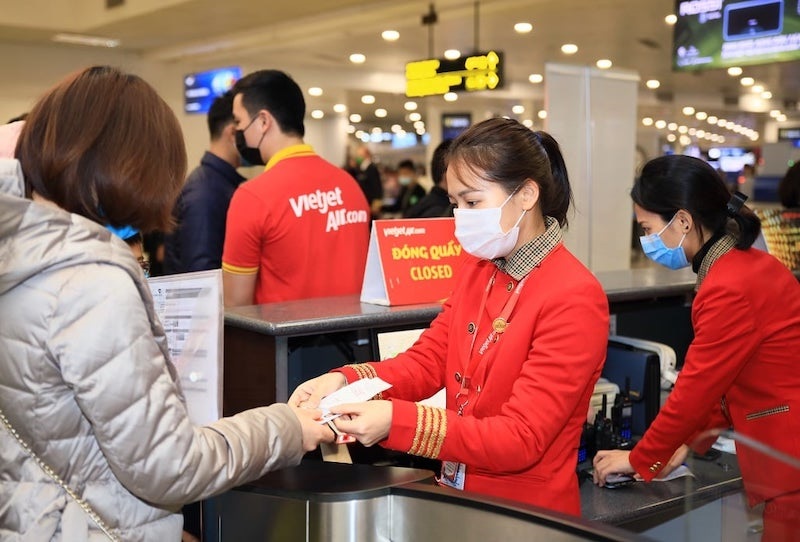 Khi Vietjet hủy vé, khách hàng sẽ được đổi chuyến hoặc hoàn bảo lưu