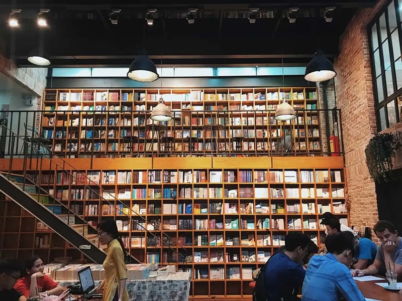 Nhã Nam Thư Quán - Cafe sách ở Sài Gòn