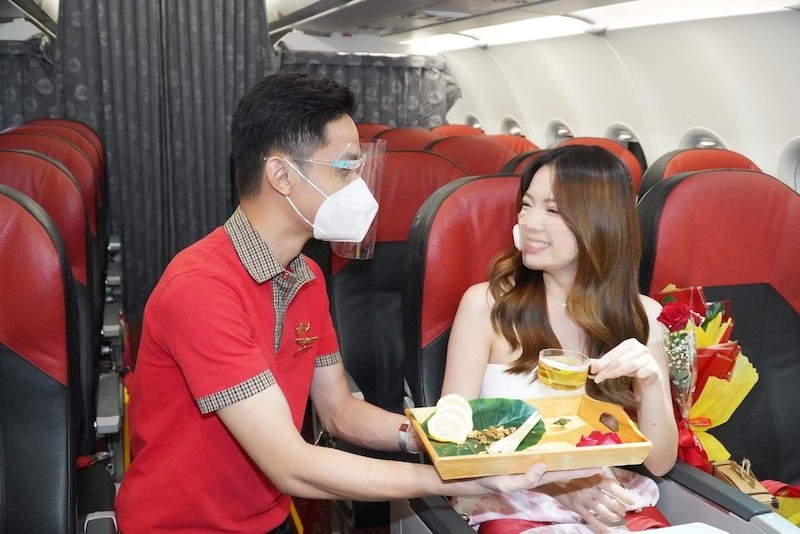 Đồ ăn trên máy bay Vietjet có miễn phí không tùy thuộc vào hạng vé