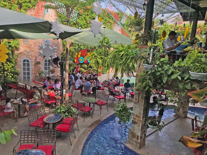 Family Gardens Cafe – Cafe sân vườn đẹp ở Sài Gòn