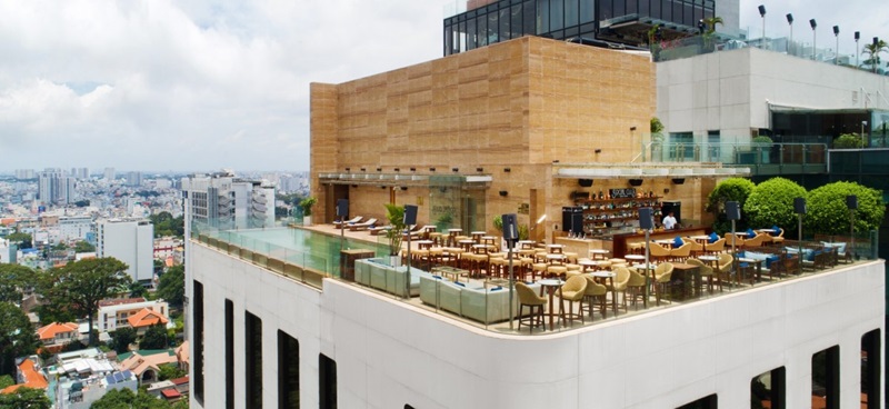 Quán cà phê view đẹp Sài Gòn - Rooftop Pool Bar