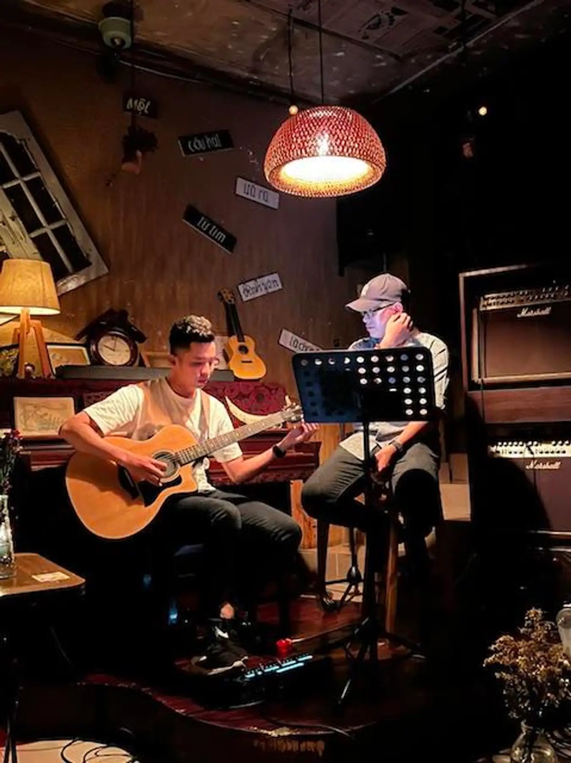 Nhặt Cafe - Quán Acoustic quận 10