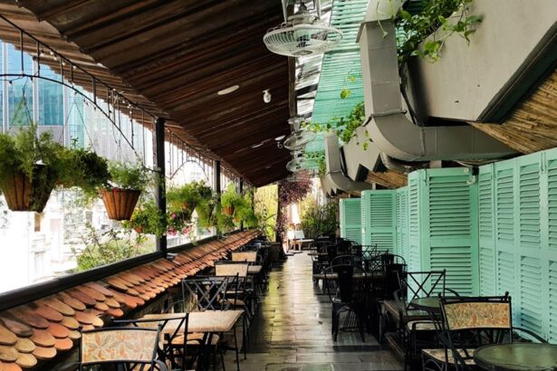 Đánh giá quán cafe Cô Ba rooftop quận 1 lộng gió nhờ nằm trên tầng thượng