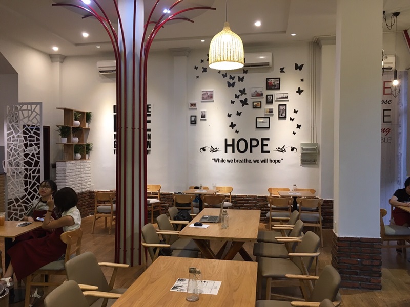 Hope Coffee - Không gian cafe máy lạnh quận 10.