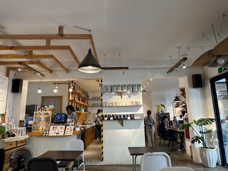 Là Việt - Quán cafe quận 3 