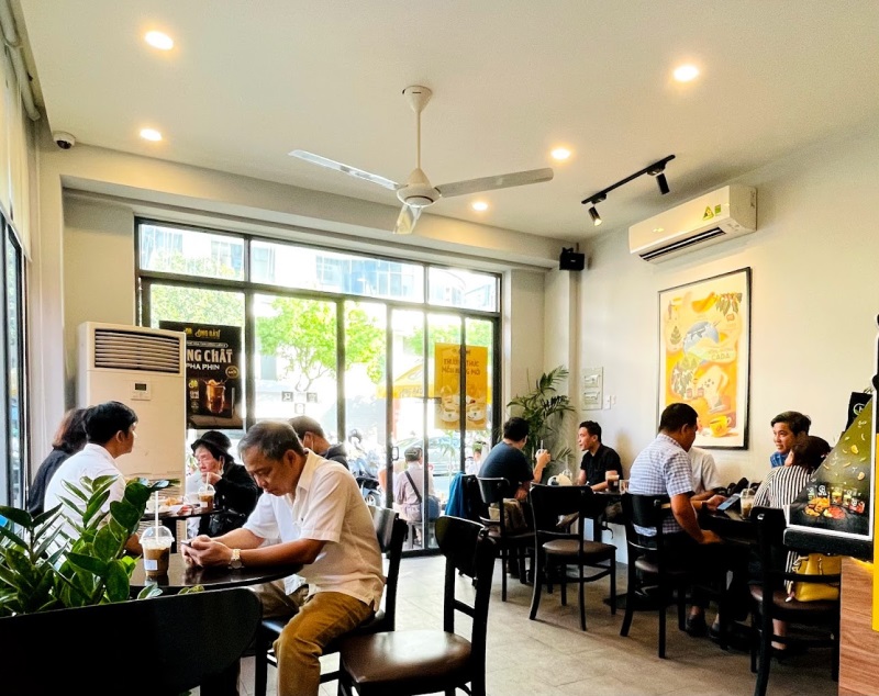 Ông Bầu - Quán cafe quận 4 